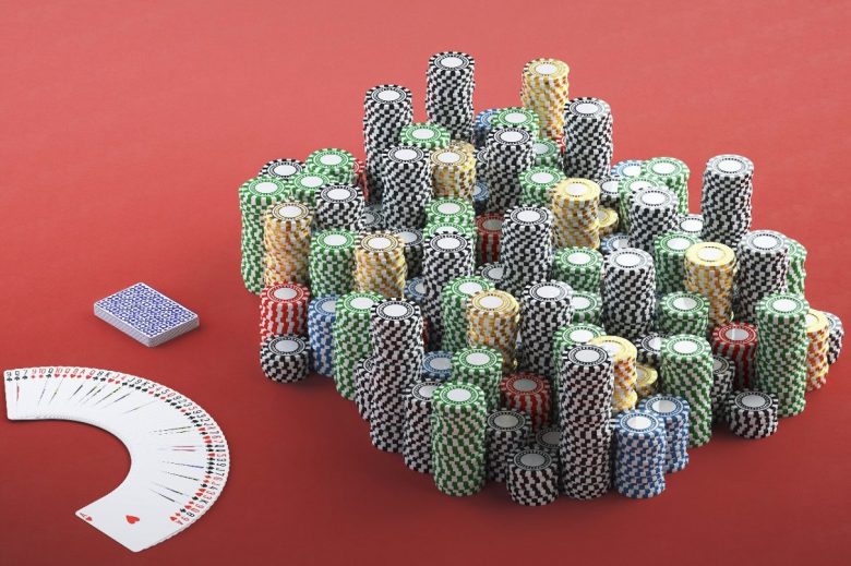 バカラを本格的に楽しむには?場を盛り上げるグッズを紹介