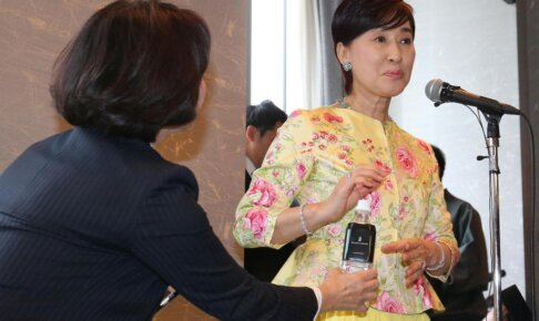 松居一代の現在は？ニューヨークで豪遊中？上裸写真アップで話題に